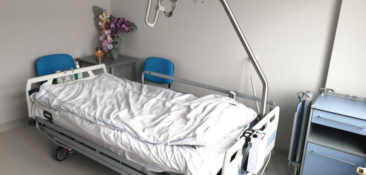 W tym pokoju na oddziale paliatywnym można pożegnać się z osobą umierającą