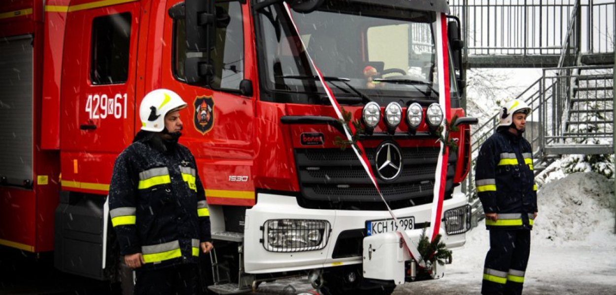 W ubiegłym roku do jednostki z Jankowic trafił średni samochód ratowniczo-gaśniczy Mercedes Atego. Fot. Piotr Obal