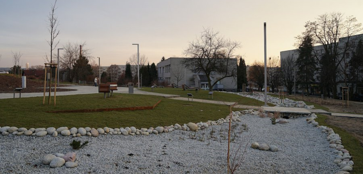 Nowy mini park przy Kalinowej na osiedlu Południe (Młodości) w Chrzanowie