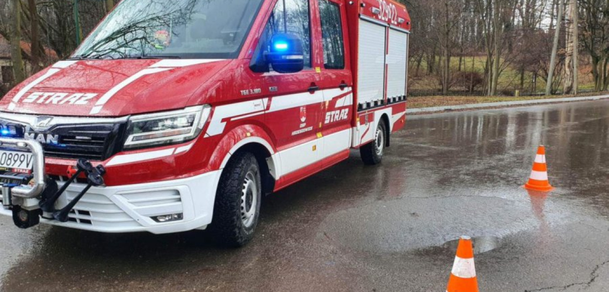 Fragment ul. Grunwaldzkiej, gdzie zapadła się jezdnia. FOT. OSP Krzeszowice