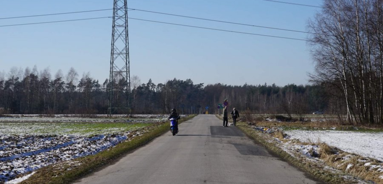 Droga powiatowa w Babicach. Fot. Bartłomiej Gębala