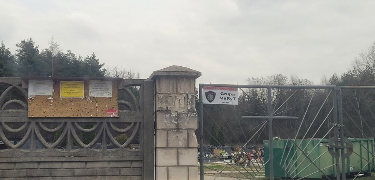 Z powodu grożących w tym miejscu zapadlisk, cmentarz w Trzebini przy ul. Jana Pawła II jest zamknięty