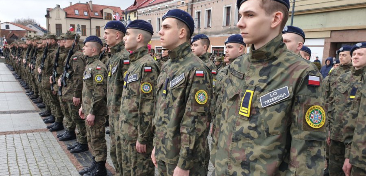 Żołnierze WOT złożyli przysięgę na rynku w Trzebini
