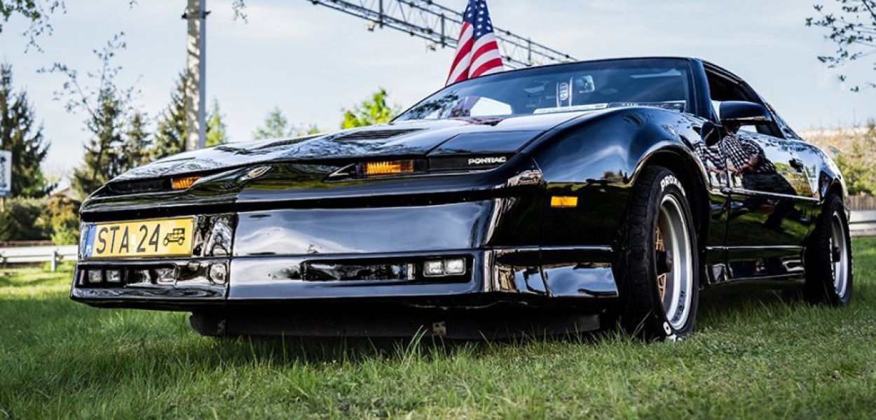 Pontiac Trans Am – przedstawiciel amerykańskiej motoryzacji na pierwszomajowym zlocie klasyków przy Ochronkowej w Trzebini