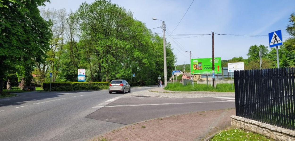 Ulicą Piłsudskiego w Trzebini kierowcy jeżdżą jak wariaci. Czy rozbudowa tego skrzyżowania coś zmieni