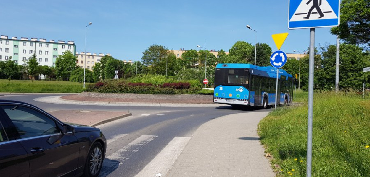 Rondo Ofiar Faszyzmu przy Zielonej w Chrzanowie to jedno z miejsc, na których po południu można spodziewać się utrudnień na drogach