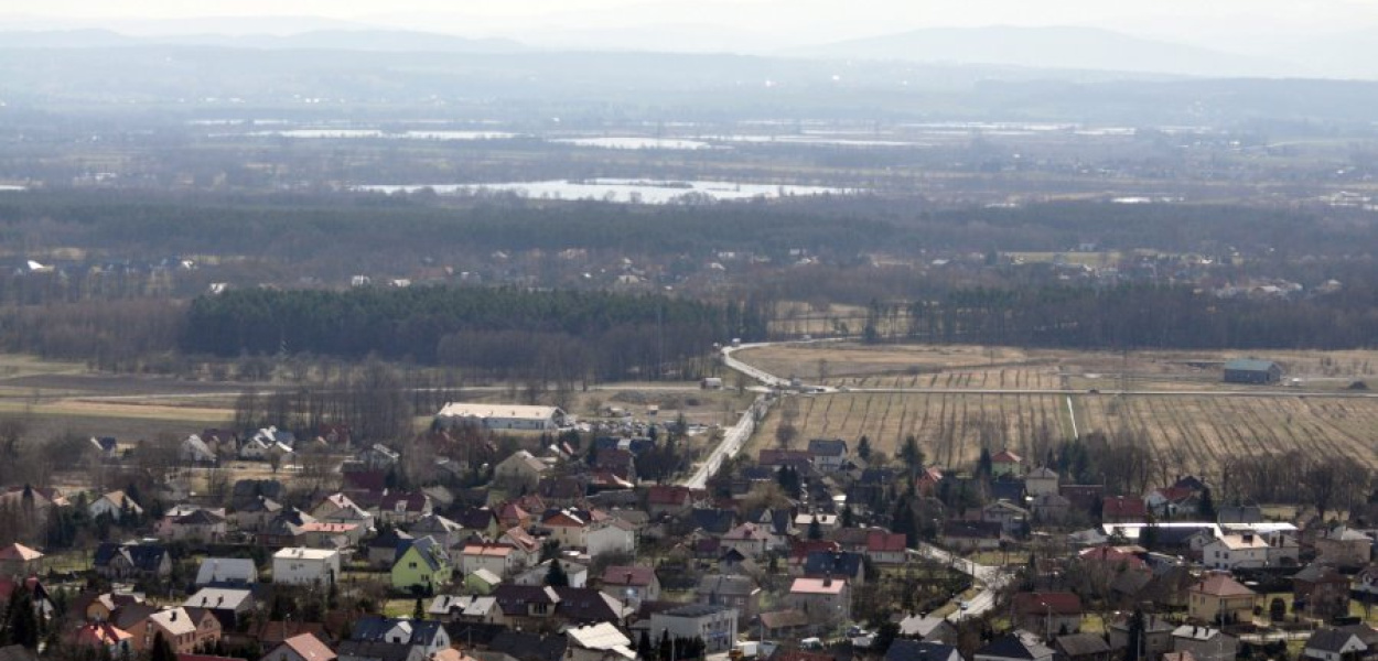 Widok na Babice z wieży zamku Lipowiec