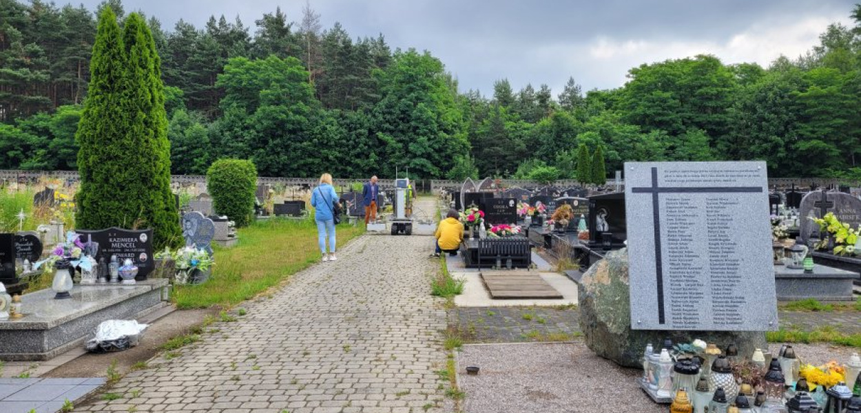Cmentarz w Trzebini Sierszy 29.06.2023 r. podczas badania georadarem