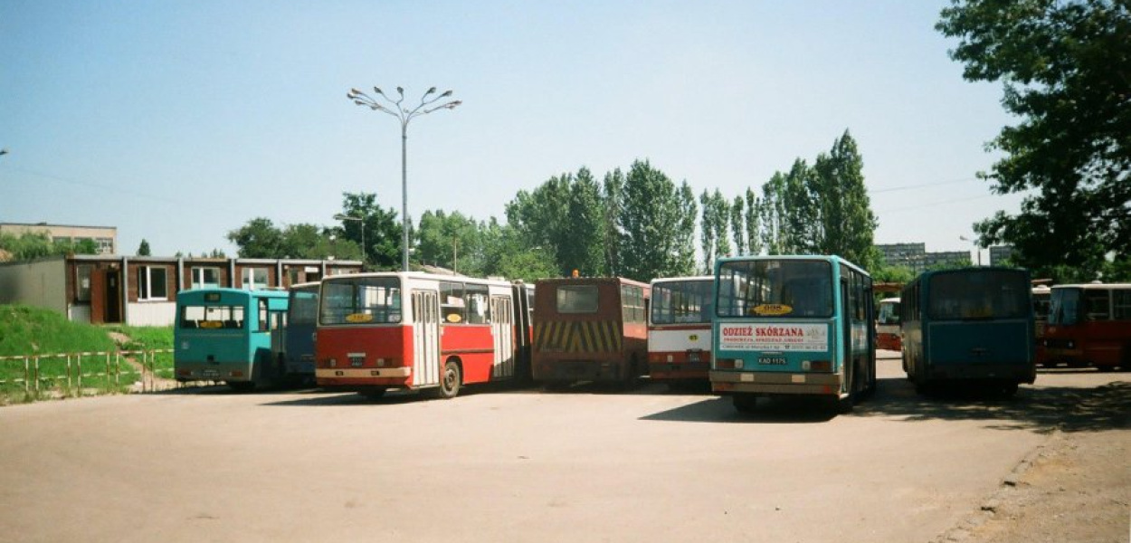 Dworzec autobusowy w Chrzanowie w 1997 r. FOT. PAWEŁ DYDAK