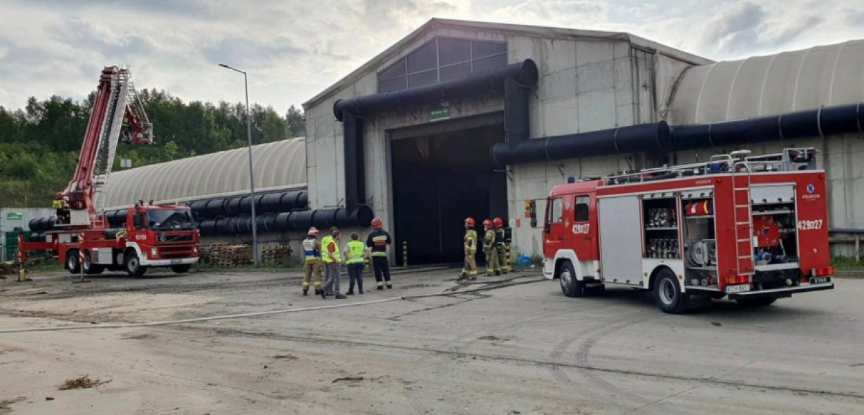W poniedziałek rano w hali kompostowni na składowisku w Balinie pojawił się dym. FOT. FB ZGOK Balin