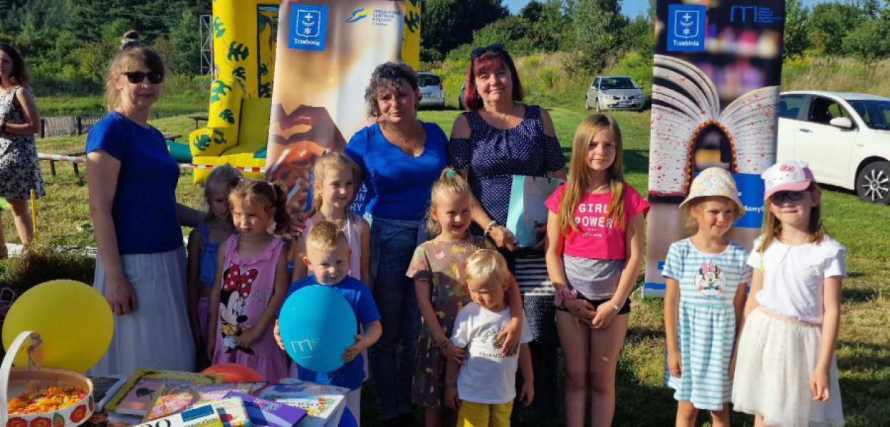 Uczestnicy pikniku na osiedlu Wodna w Trzebini