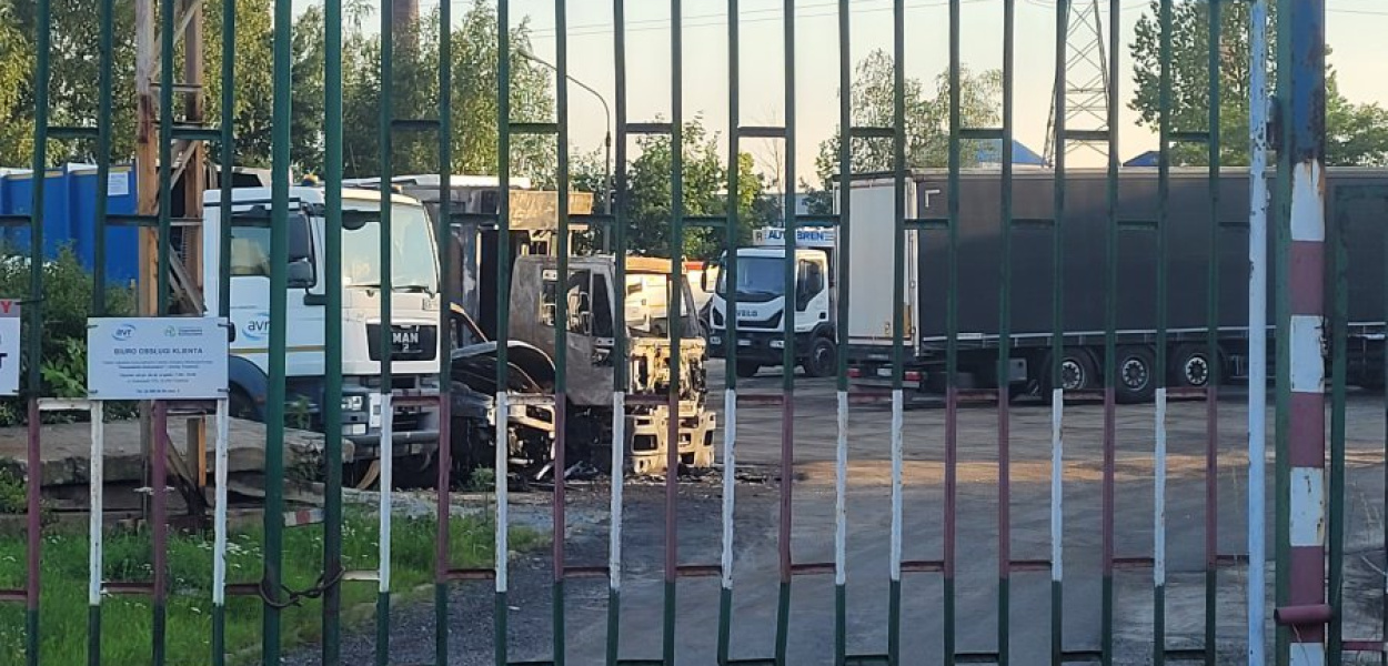 Baza sprzętowa firmy AVR w Trzebinia, w której doszło do pożaru