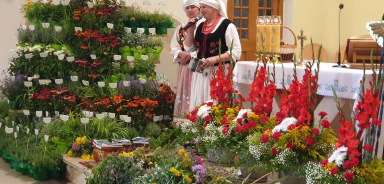 Podczas ubiegłorocznej edycji kościół w Rudnie był pełen zielnych bukietów