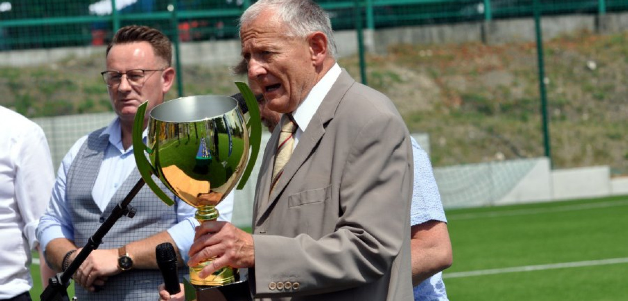 Lesław Głuch podczas tegorocznych obchodów jubileuszu 100-lecia piłki nożnej w Trzebini