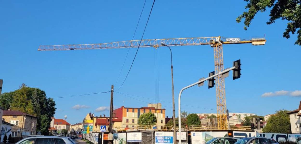 Trzebinia. Widok na plac budowy w centrum miasta