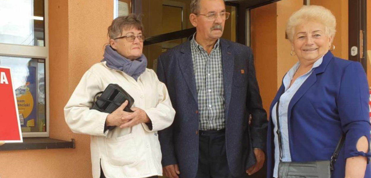 Lucyna Kozub-Jentys, Józef i Jadwiga Dudkowie tuż po głosowaniu 
