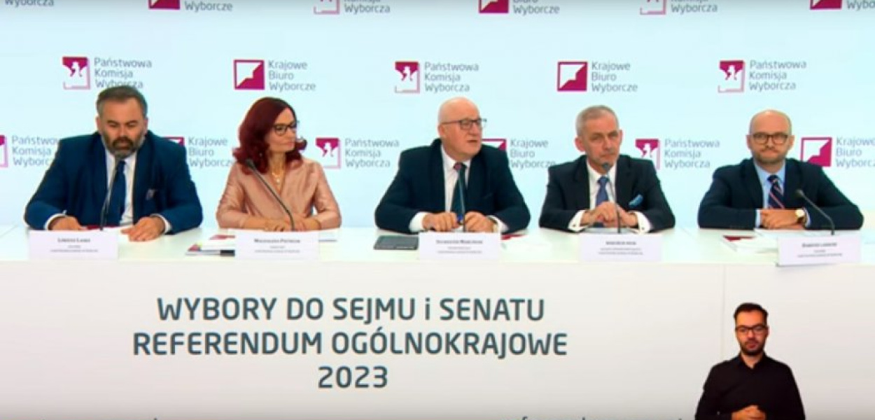 Screen z niedzielnej konferencji PKW