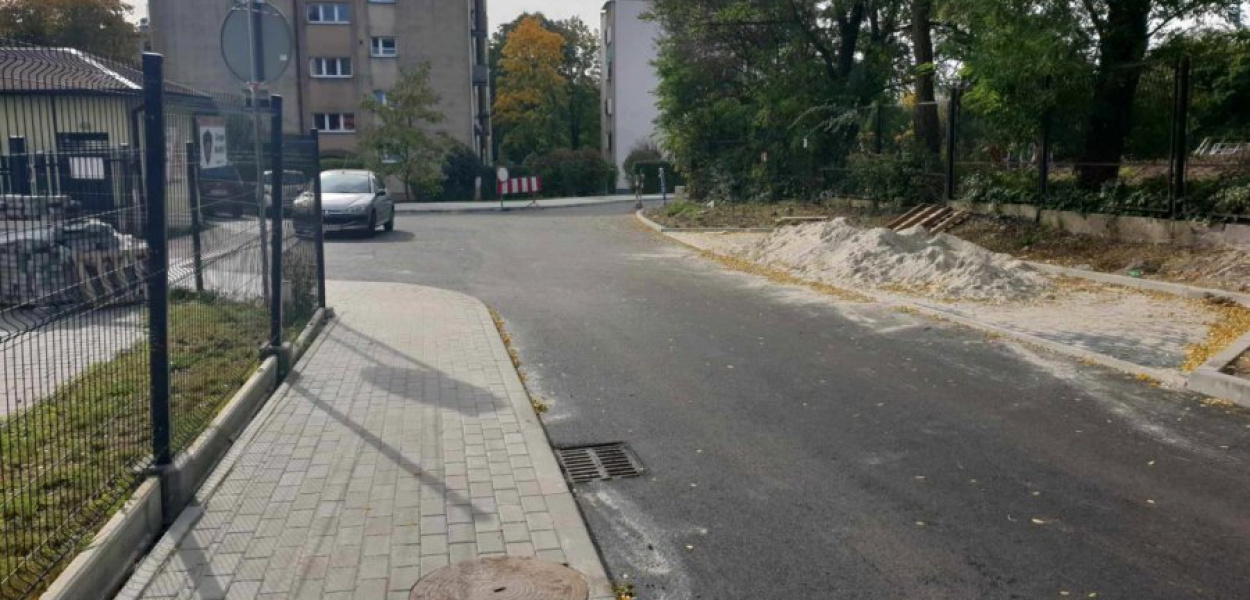 Roboty przy tej drodze w Chrzanowie wkrótce powinny się skończyć