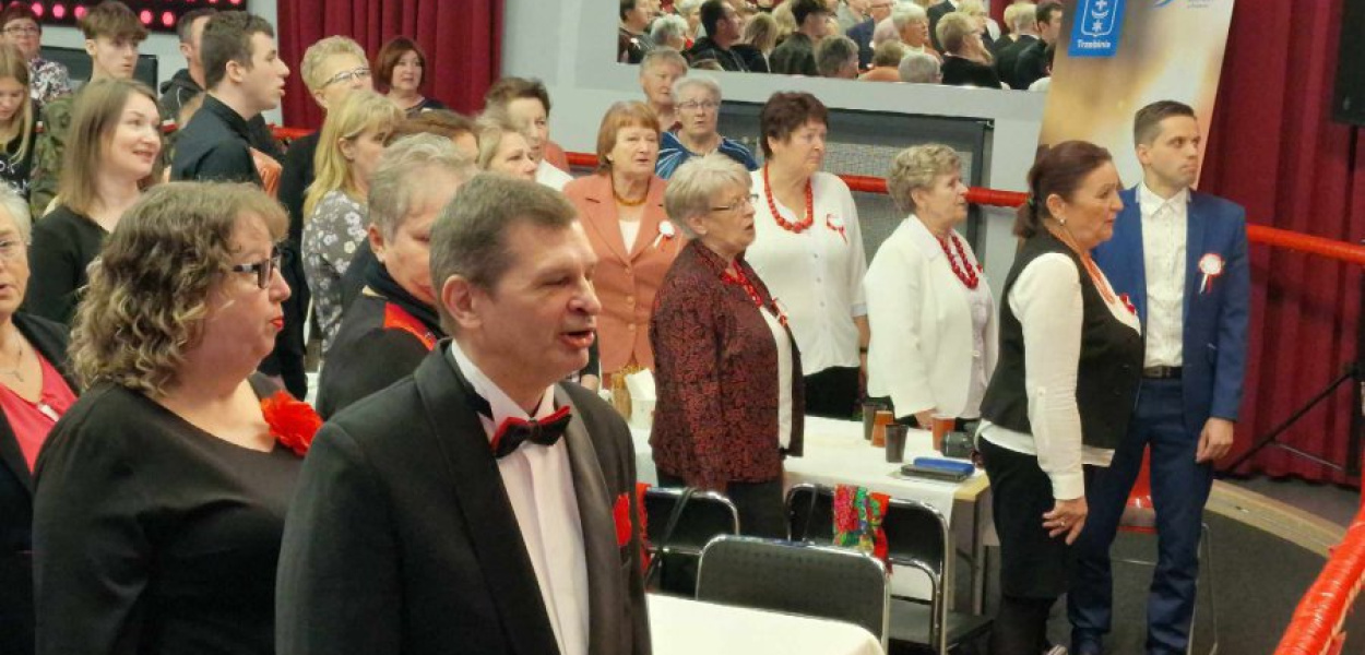 Uczestnicy podczas wspólnego śpiewania