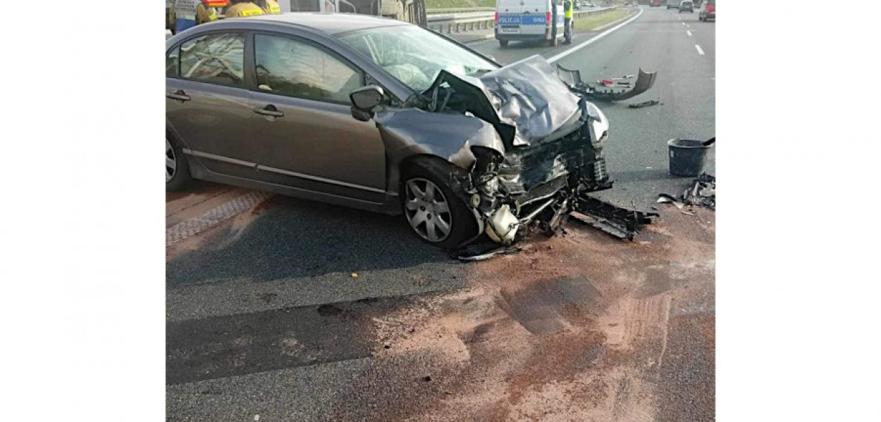 Zderzenie aut na autostradzie A4. FOT. OSP GROJEC