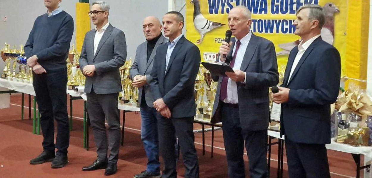 Przedstawiciele PZHGP Kraków, oddziału Libiąż a także wiceburmistrz Libiąża w trakcie podziękowań.