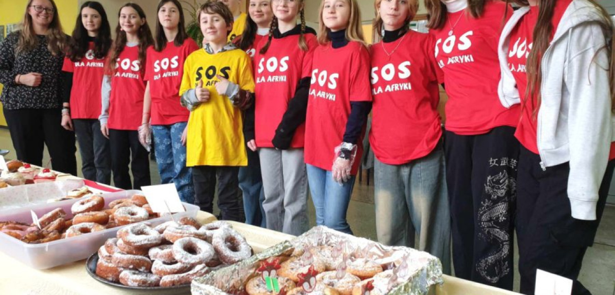 Uczniowie SP 8 zaangażowali się w akcję &quot;Wyślij pączka do Afryki&quot;