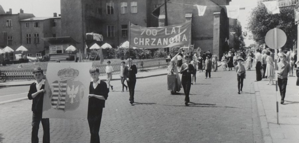 Rynek w Chrzanowie bez Domu Handlowego „Centrum&quot; w 1964. Zdjęcie ze zbiorów Muzeum w Chrzanowie