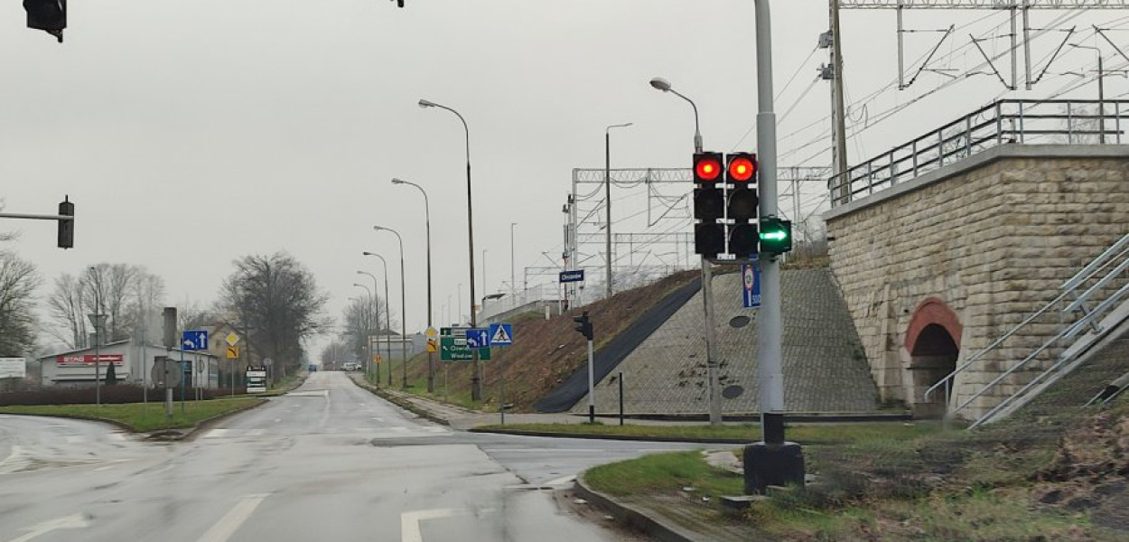 Działa zielona strzałka na prawoskręcie z ul. Podwale w Sienną w Chrzanowie