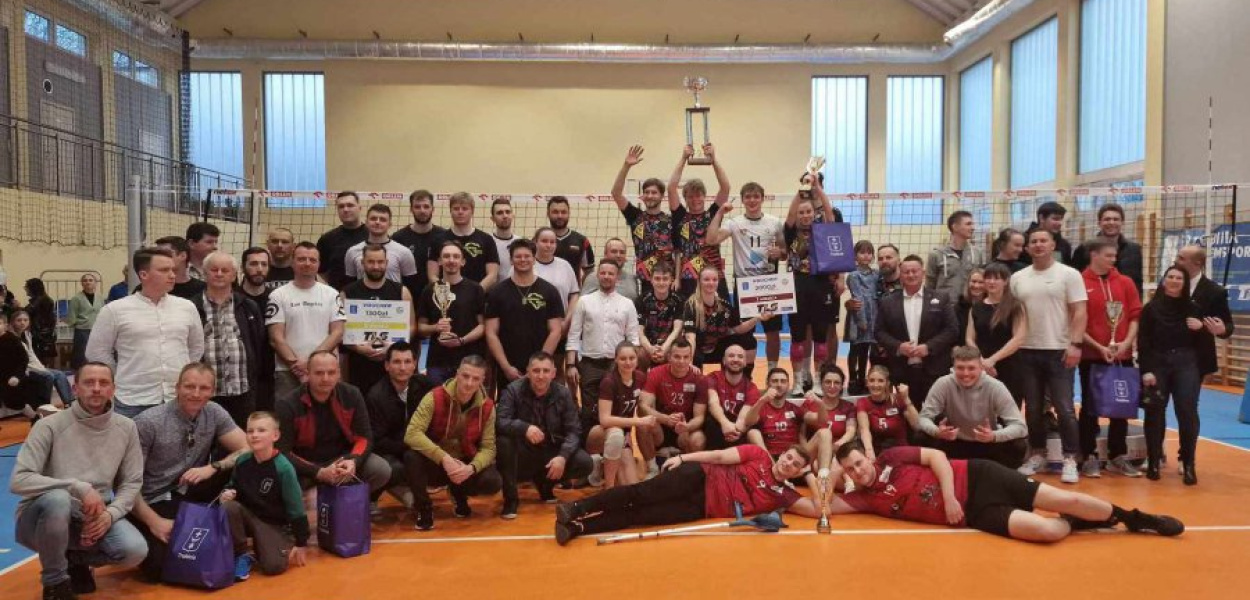 Wspólne zdjęcie po rozdaniu nagród