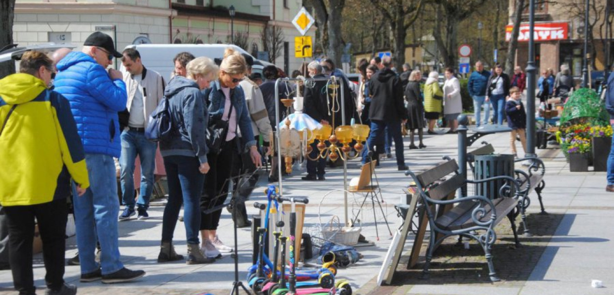 Podczas jednego z poprzednich targów staroci w Krzeszowicach