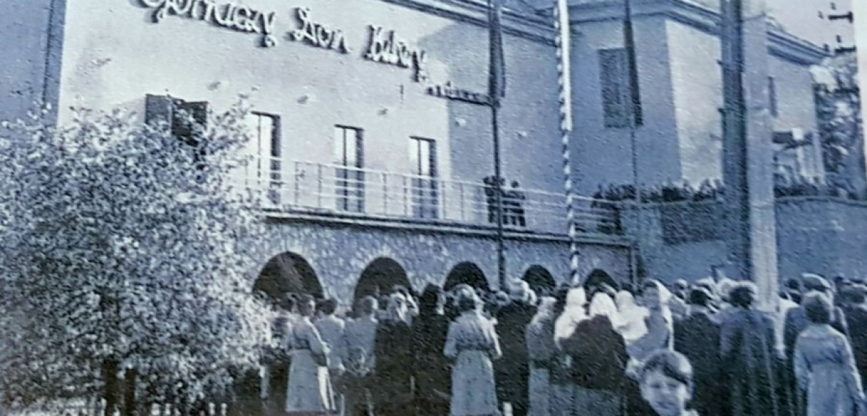 Mieszkańcy tłumnie przyszli na otwarcie, fot. ze zbiorów Izby Tradycji Sołectwa Myślachowice 