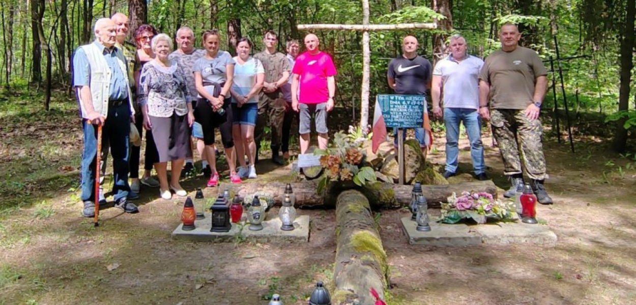 Uczestnicy rocznicowego spotkania, fot. udostępnione przez Pawła Siudę