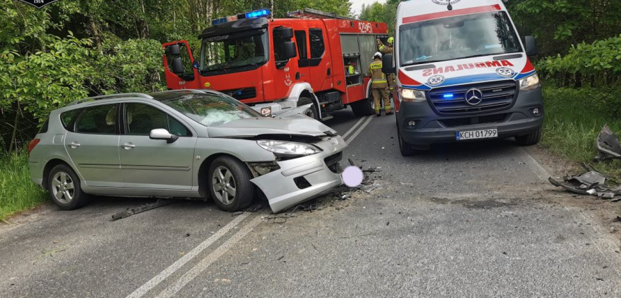 Wypadek na trasie z Grojca do Alwerni, przed serpentynami na Łysej Górze. FOT. OSP GROJEC