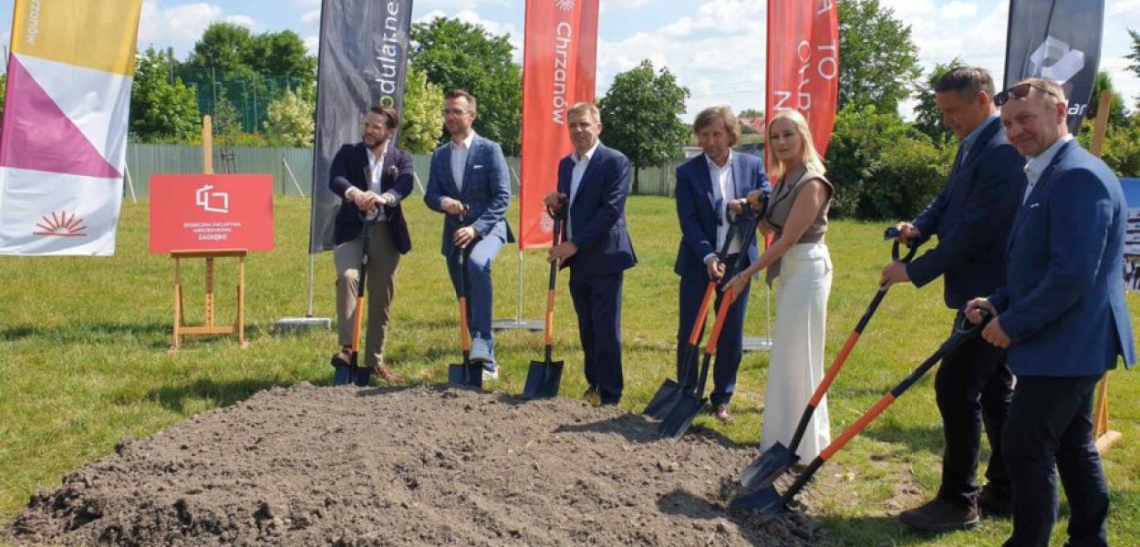 Symbolicznie rozpoczęto budowę nowego bloku w Chrzanowie