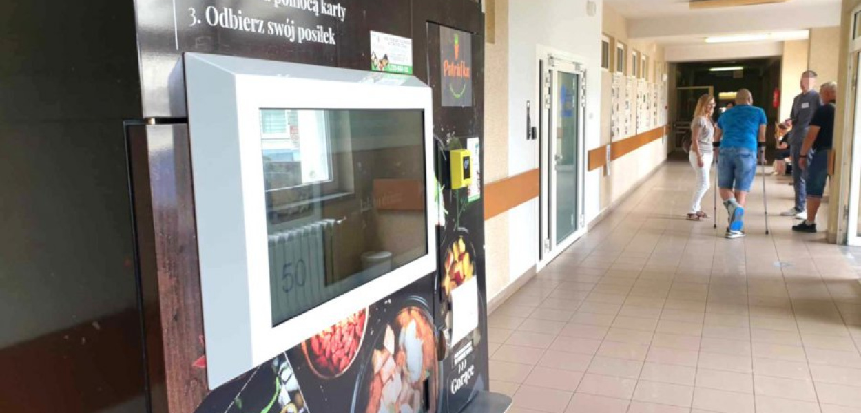 Automat z posiłkami w szpitalu