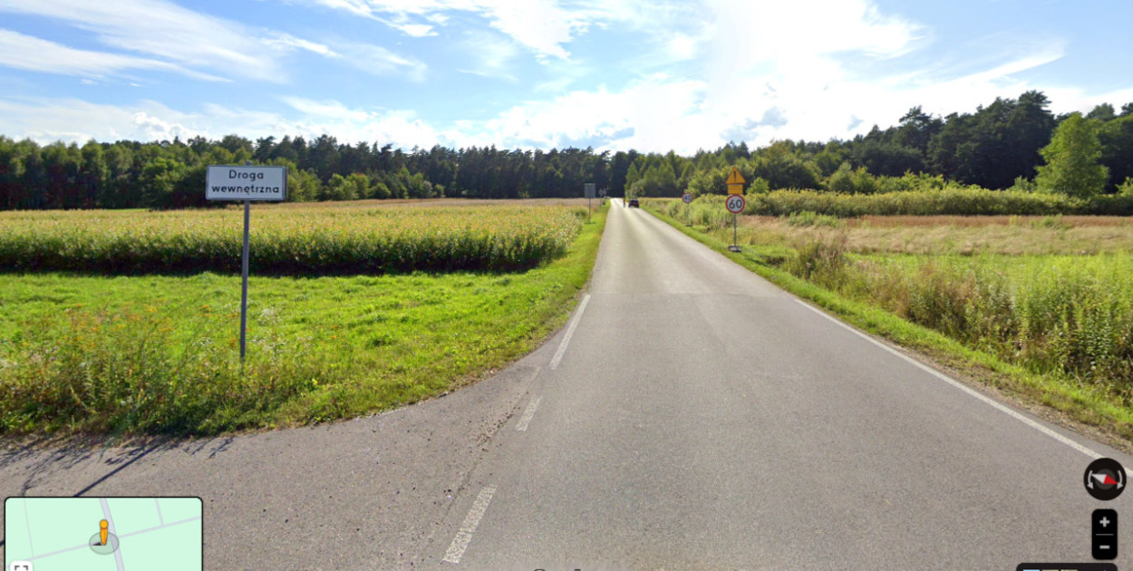 Droga powiatowa prowadząca z Babic do Mętkowa. Zrzut z Google Street View