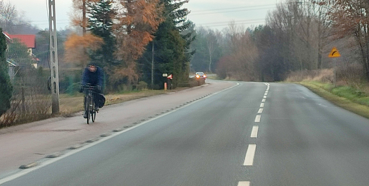 Główny kolektor ściekowy ma iść częściowo pod ścieżką pieszo-rowerową na Topolowej w Chrzanowie