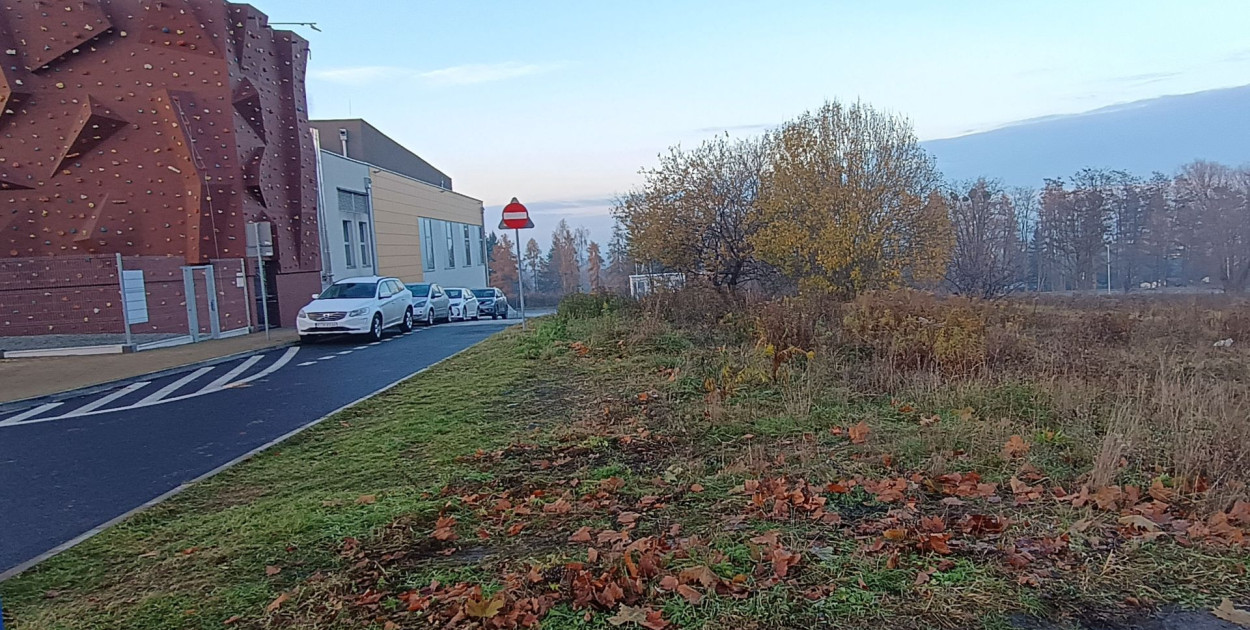 Pumptrack i skatepark mają powstać na działce przy Parku Wodnym Libiąż