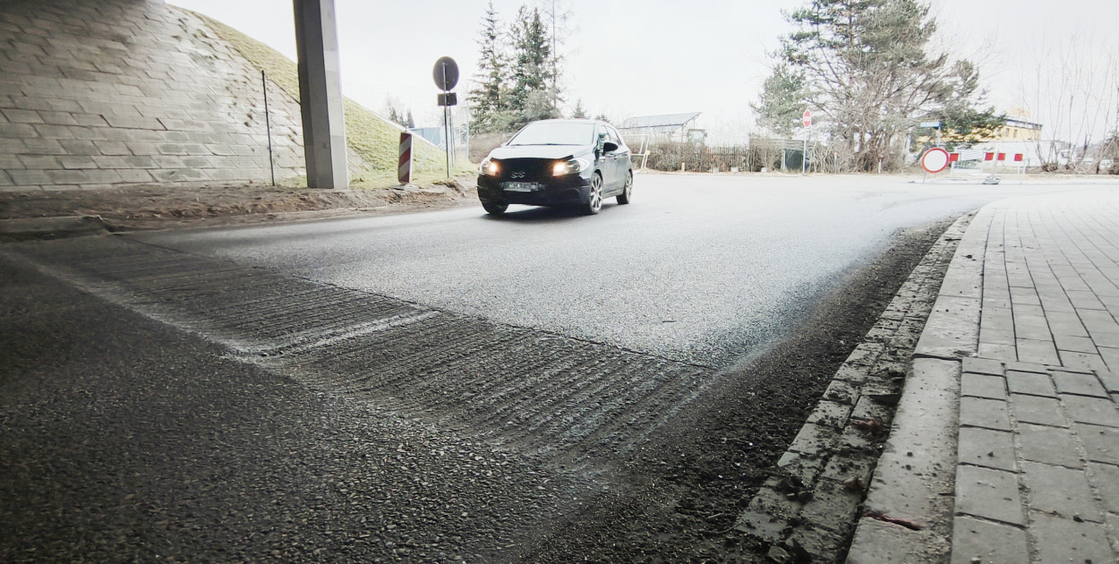 Uskok pod wiaduktem autostradowym na Wodzińskiej w Chrzanowie