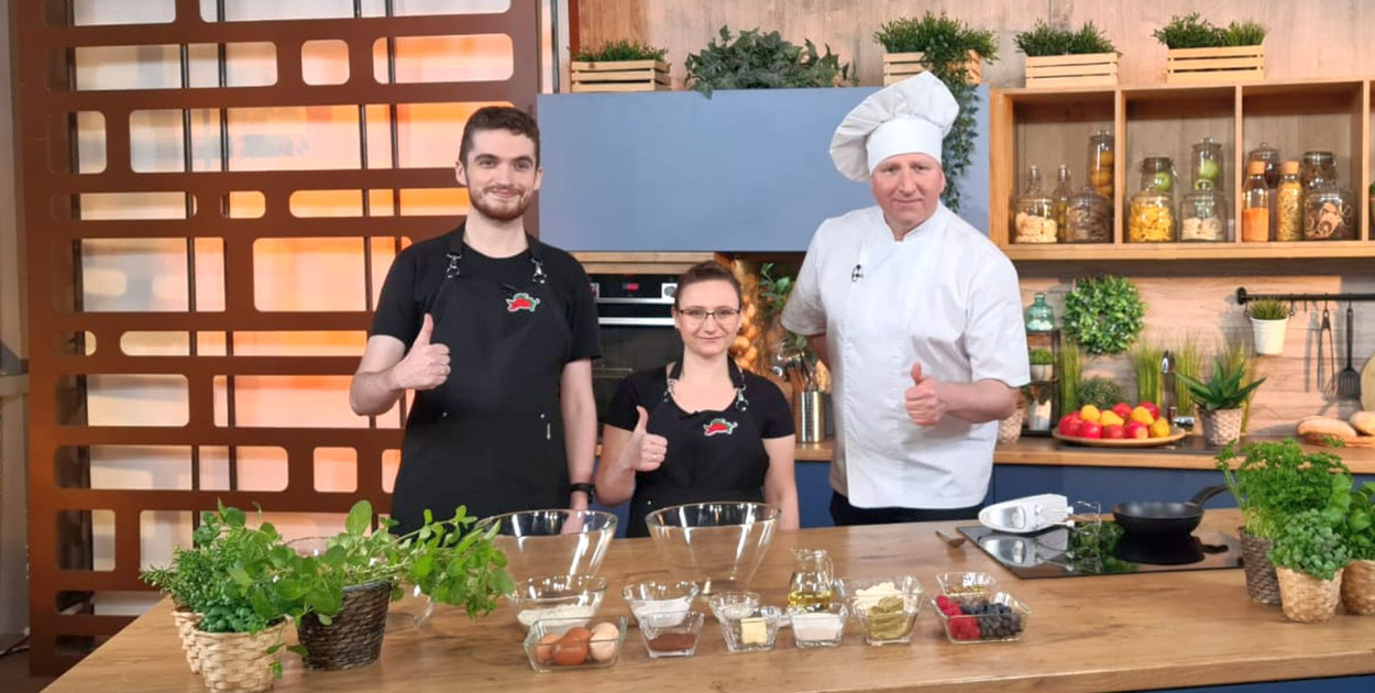 Mateusz i Halina Ostrowscy z Remigiuszem Rączką, fot. udostępnione przez Mateusza Ostrowskiego