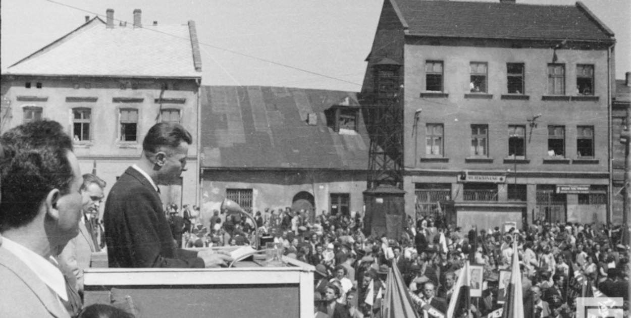 Fragment chrzanowskiego Rynku z nieistniejącym domem Balisiów pośrodku