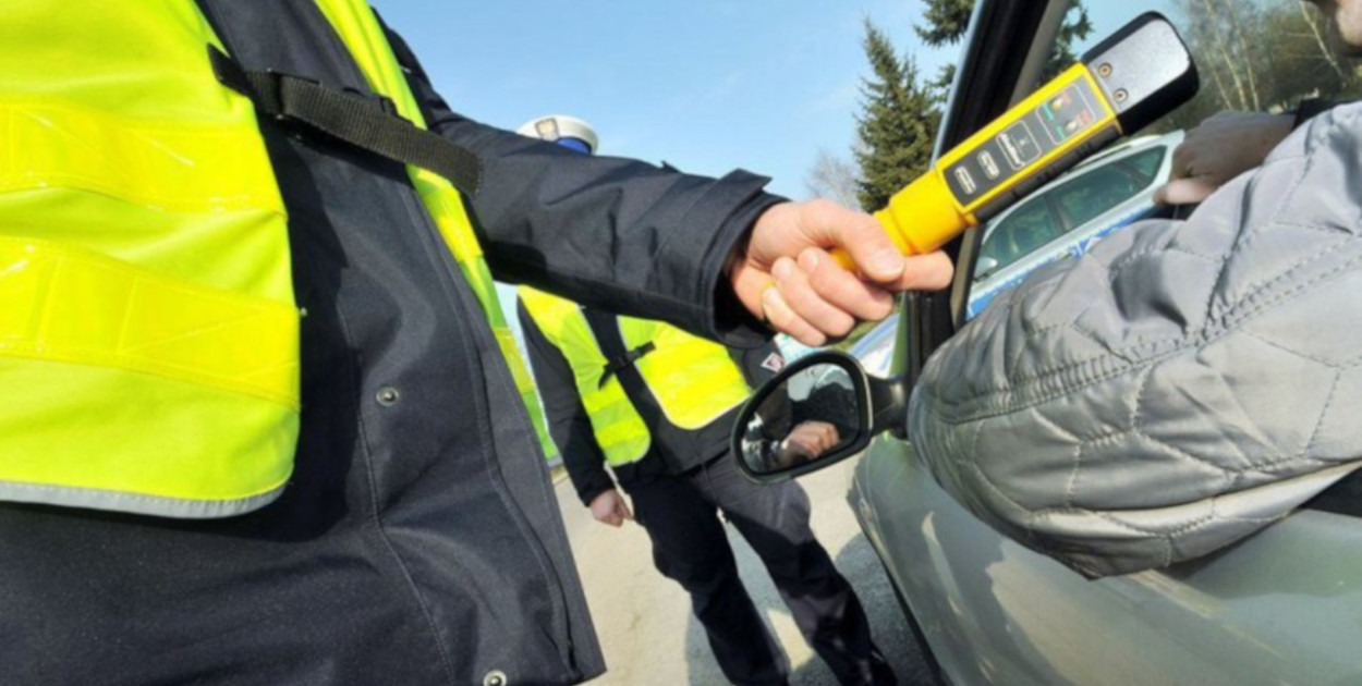 Policja zatrzymała w Płązie nietrzeźwego kierowcę forda