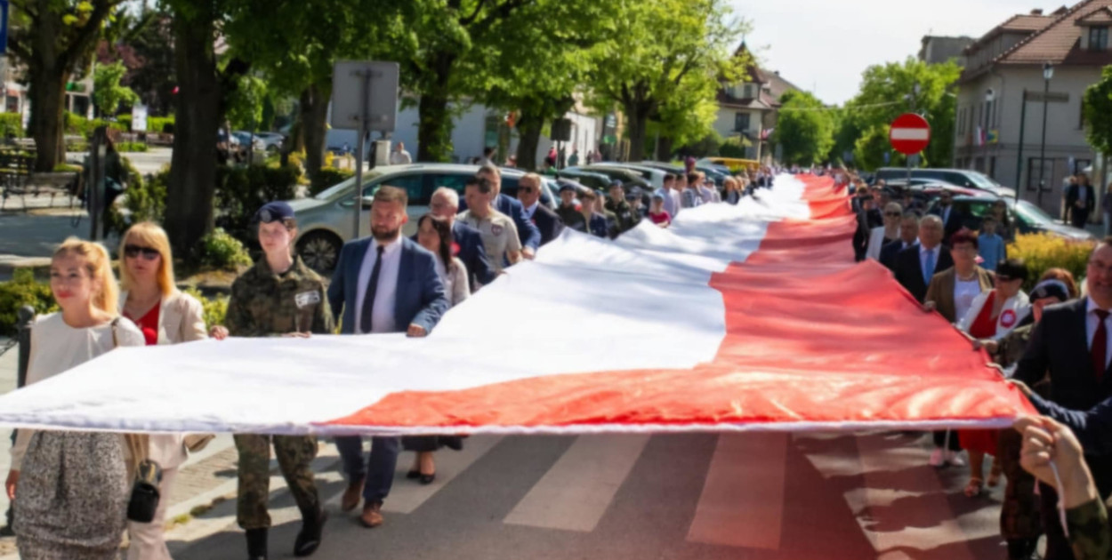 Podczas ubiegłorocznego przemarszu z flagą przez Krzeszowice