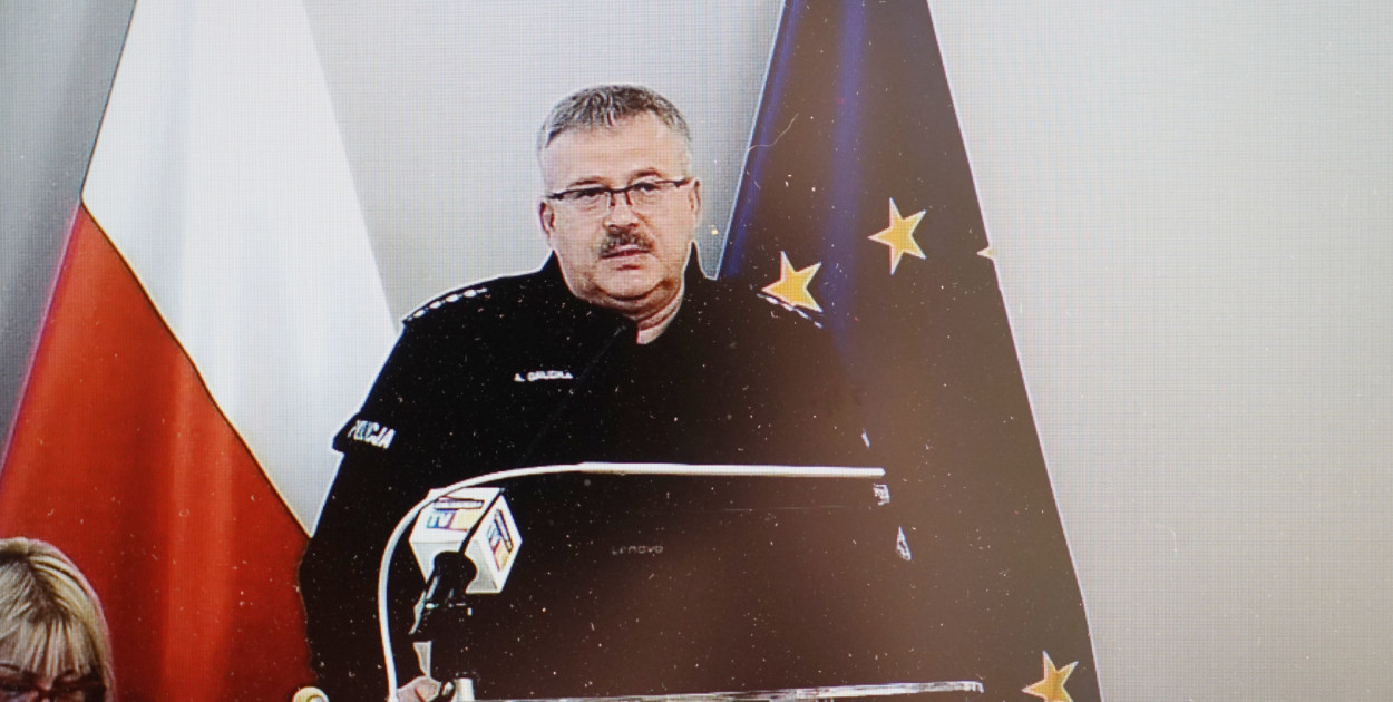 Inspektor Andrzej Brudka z KPP Chrzanów na ostatniej sesji rady miejskiej