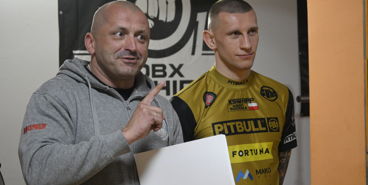 Od lewej: prezes Warrior Factory Chrzanów Przemysław Peszko oraz Robert Ruchała