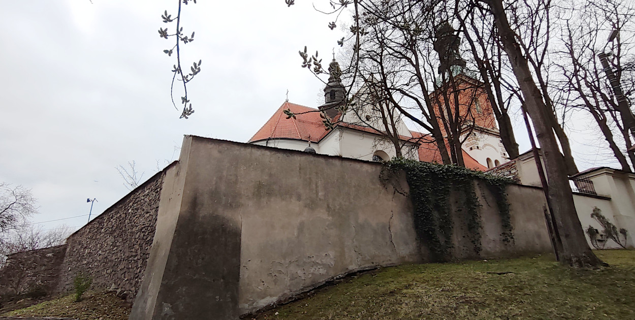 Zostanie wyremontowany mur klasztorny w Alwerni