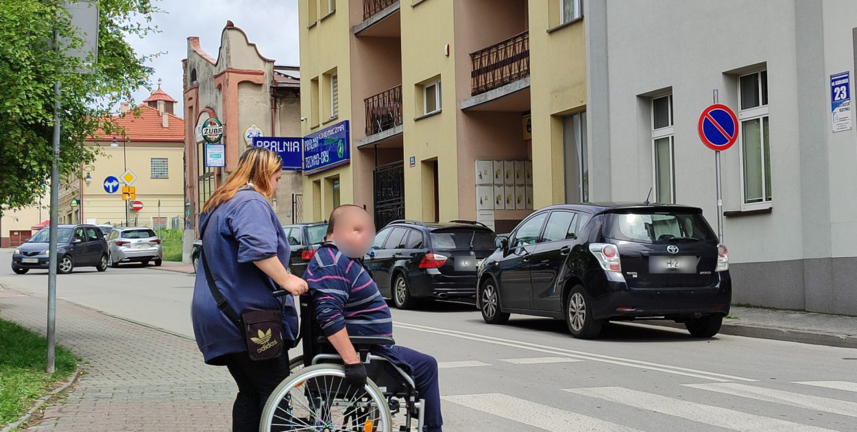 Na ul. Kadłubek w Chrzanowie (od Sądowej do Joselewicza) obowiązuje zakaz postoju