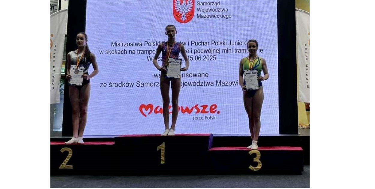Natasza Ładoń na najwyższym stopniu podium. FOT. Archiwum fotograficzne UMKS-PMOS Chrzanów