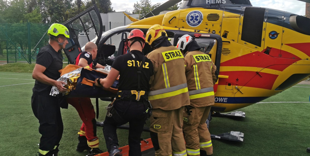 W piątek po południu helikopter lądował w Zalasiu po nastolatka, który spadł z dachu