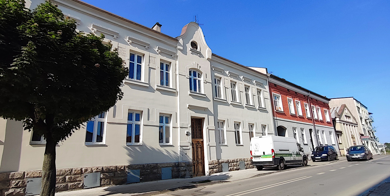 Wyremontowana fasada kamienicy przy ul. 3 Maja 5 w Chrzanowie